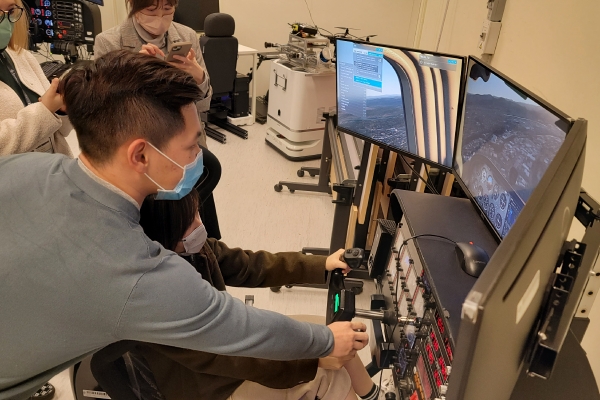 On-site demonstration Flight simulator_41