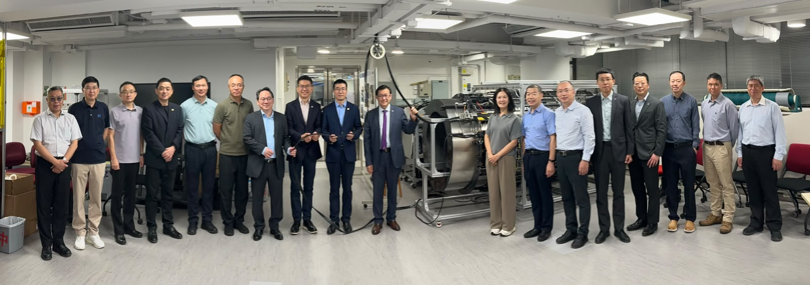 1_Group Photo with the Inspection Robot