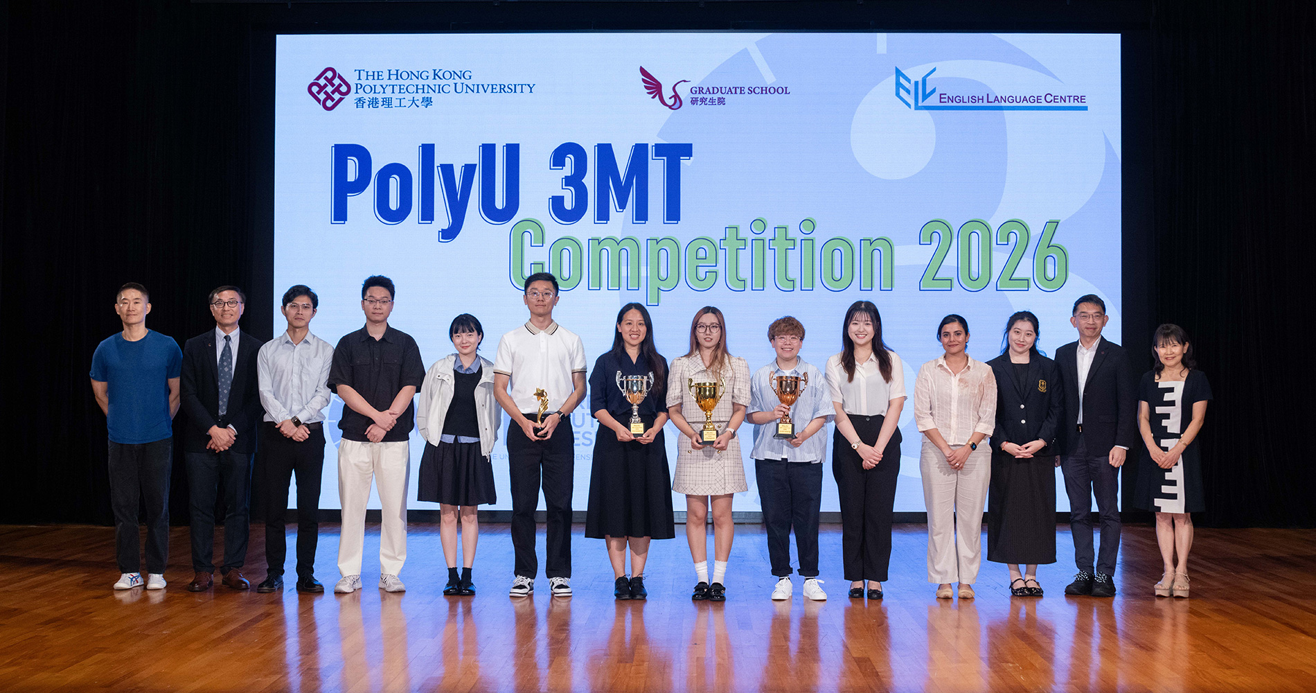 Group photo of the students and judges
