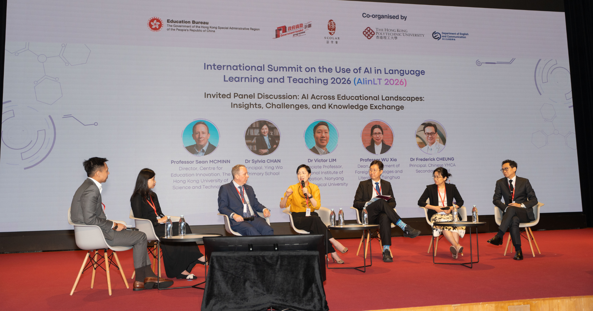 Prof. Jenifer Ho (2nd from left) and Dr Rickey Lu (left) of ENGL moderate the invited panel discussion. Themed “AI Across Educational Landscapes: Insights, Challenges, and Knowledge Exchange,” the panel consisted of educators from local primary and secondary schools, as well as scholars in the fields of education innovation and languages, promoting cross-sector dialogue.