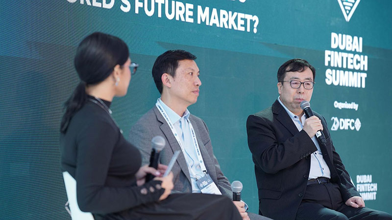 around_faculty_fintech02