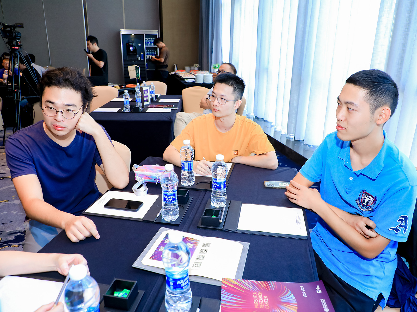 10712114_a4665729348_plx