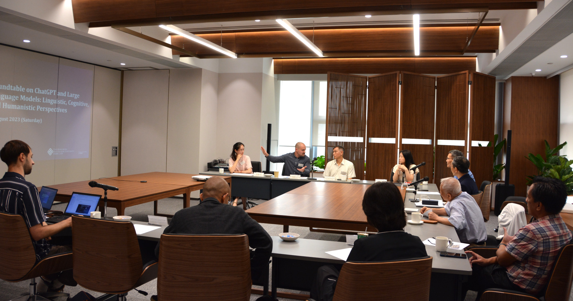 Roundtable32000x1050JPG