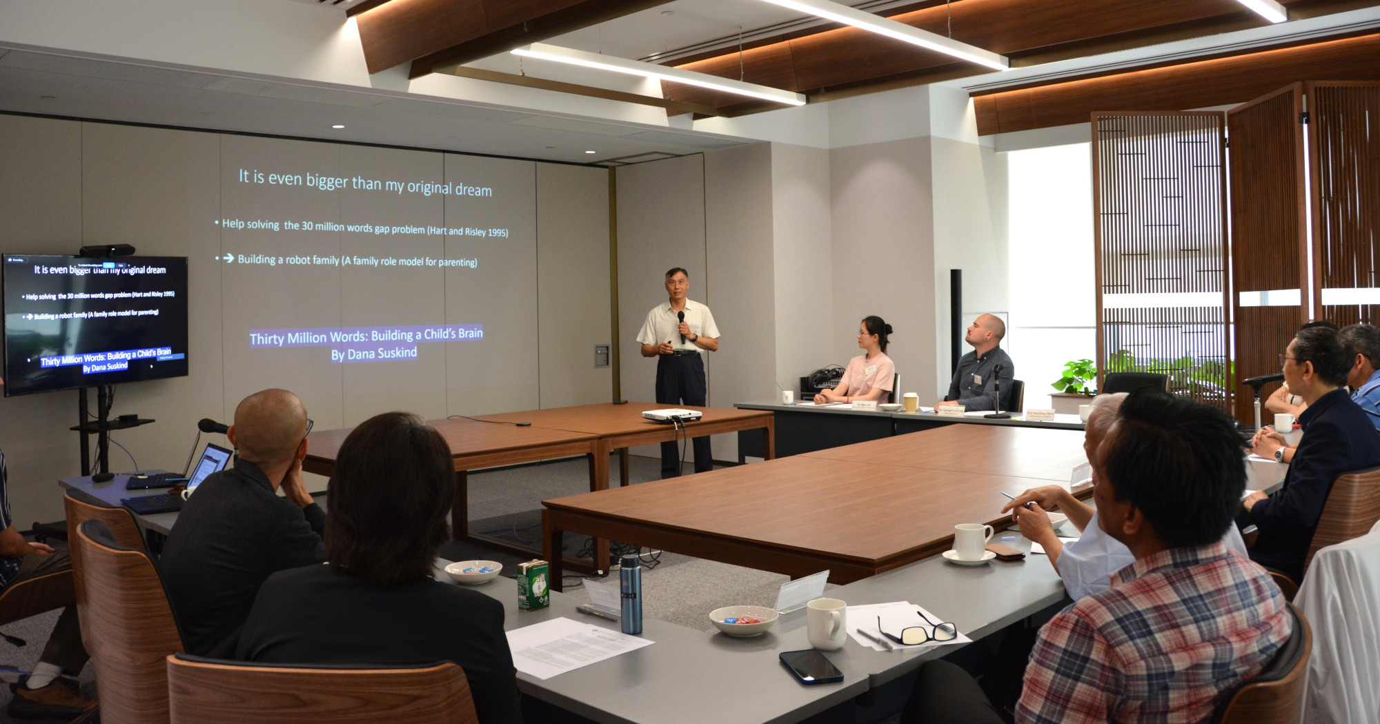 Roundtable_1_2000x1050