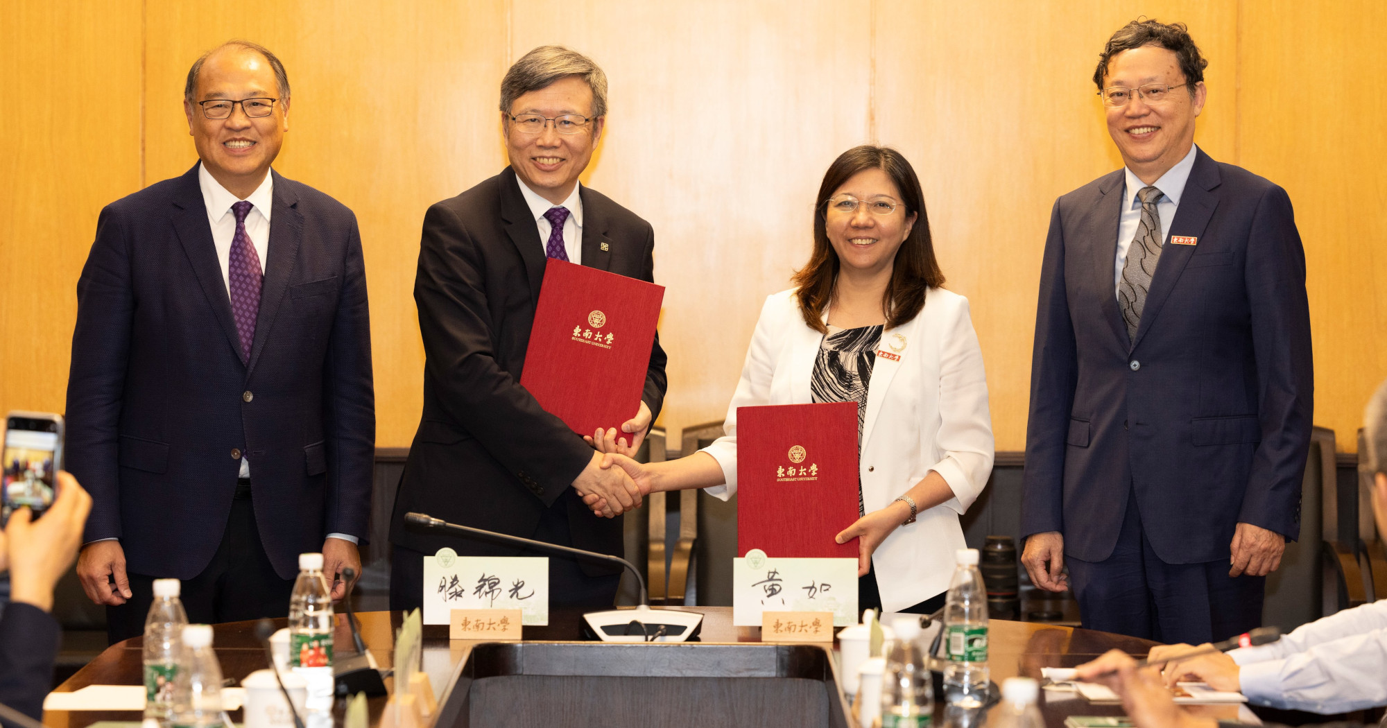 VisitsNanjing_03_2000x1050