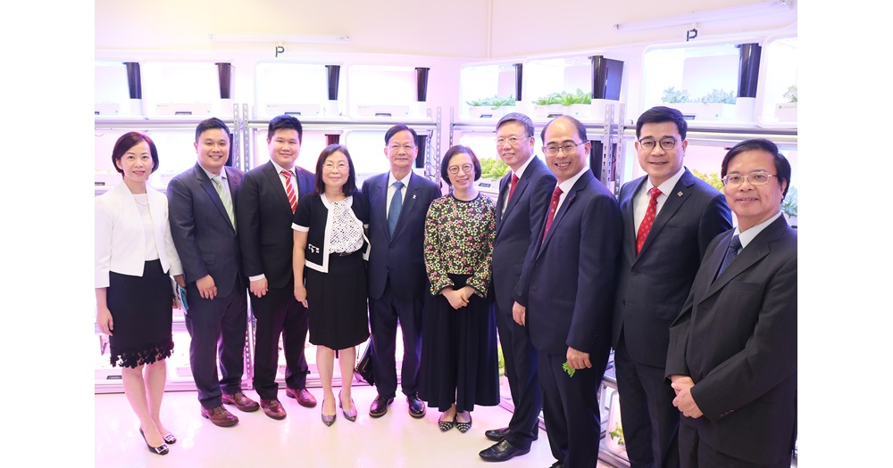 PolyU receives donation from Suga International Holdings Limited _4