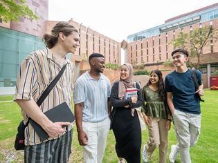 polyu_students_campus_385