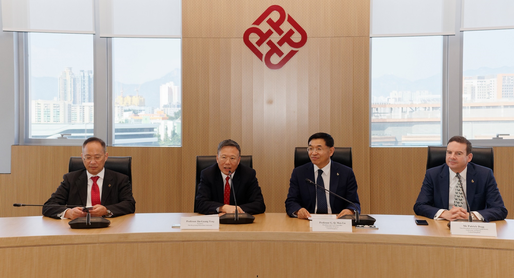 DSC08172_PolyUSurrey_2000x1082