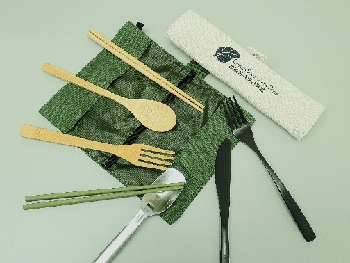 Use reusable cutlery for takeaways
