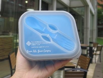 A foldable snack box 