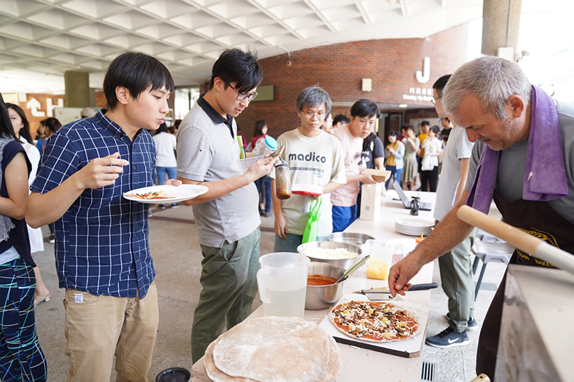 Veggie food tasting activity was held at the Lunch Carnival