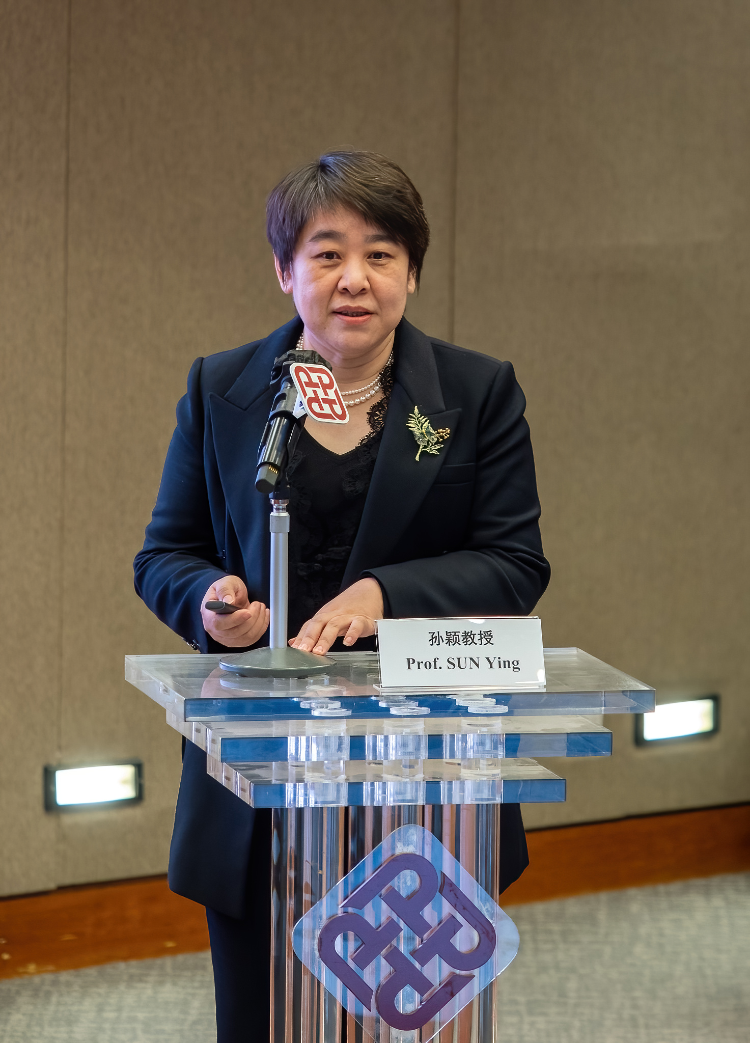 14_25OncologyConf198