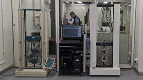 Universal-Testing-Machine