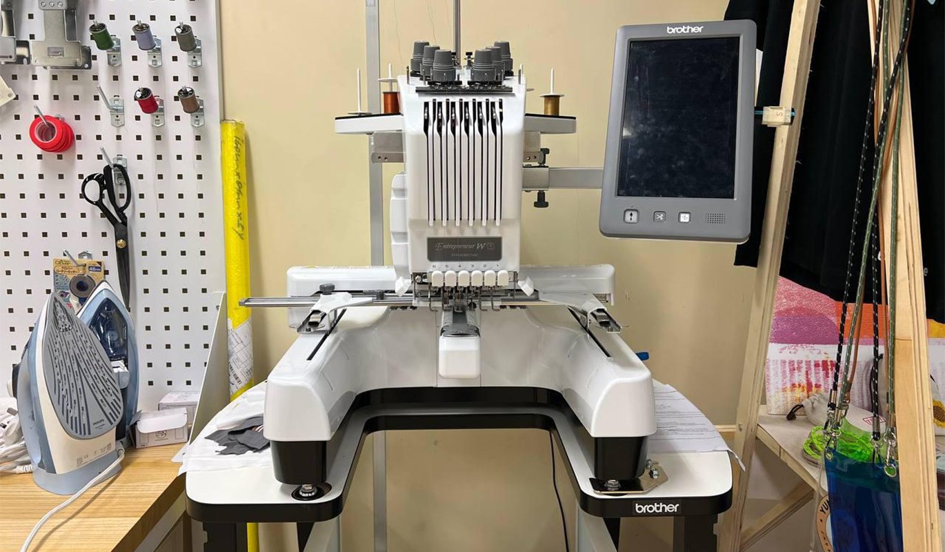 CXC_BrotherPR680WComputerizedEmbroideryMachine_1370x800