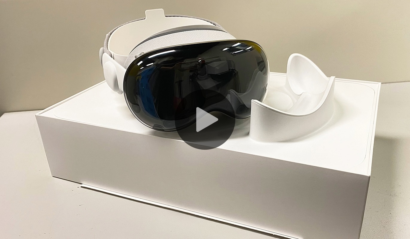ENE_AppleVisionPro_1370x800_Play Button