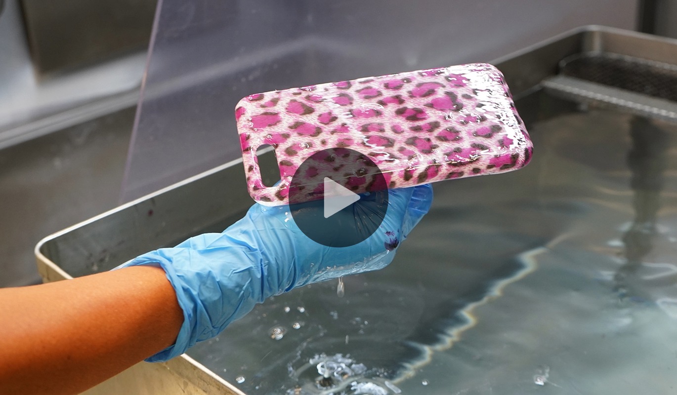 SCN_Hydrodipping_1370x800_Play Button