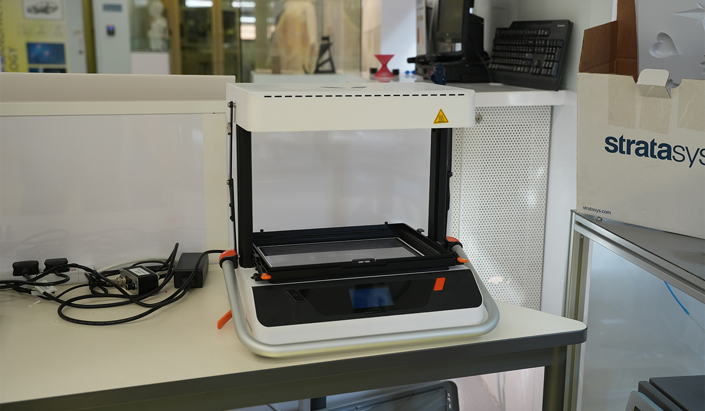 SCN_VacuumFormingMachine