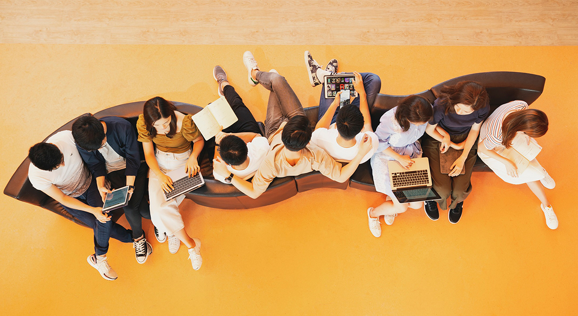 Students_1176x644_03