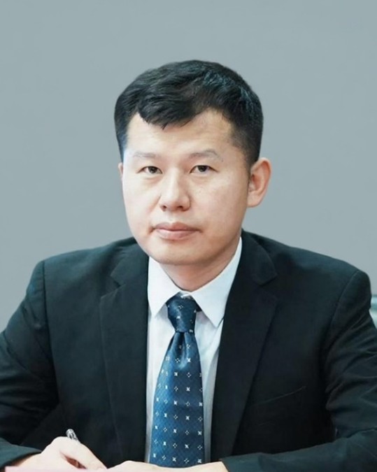 Mr. Gang Hu