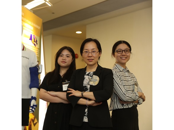 Dr Xiaoling Hu and team