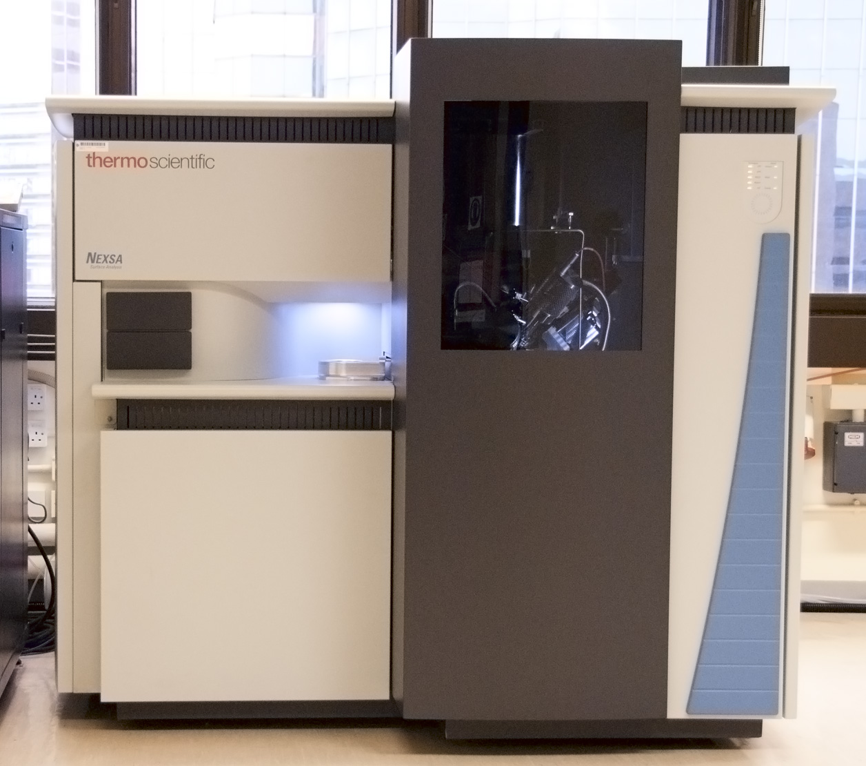 Photoemission Machine Thermo Scientific Nexsa X-Ray Photoelectron Spectrometer System ...