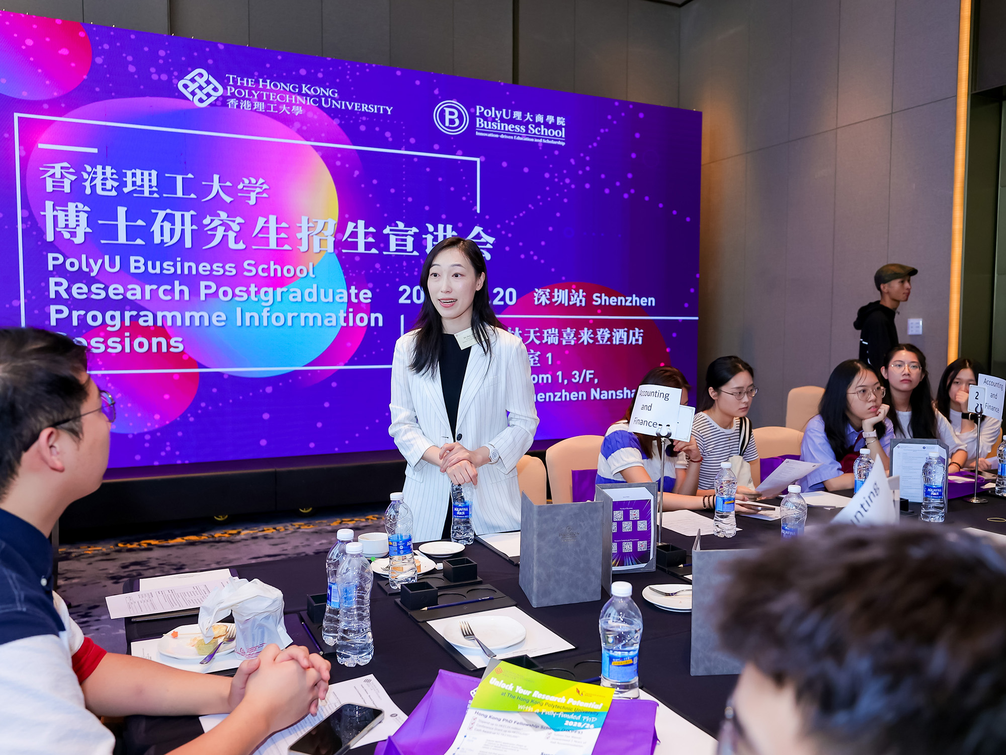 DE9A3397__14540298_a7214173033_plx