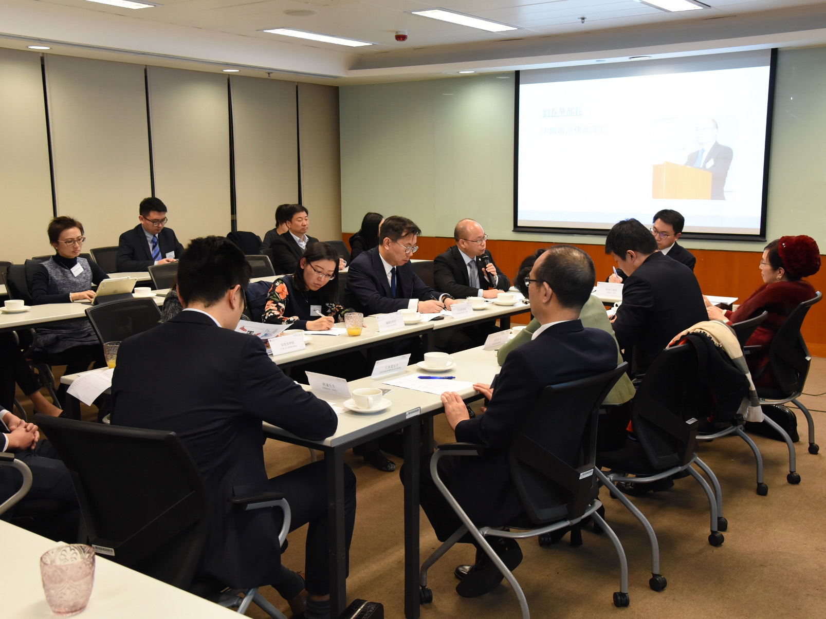 劉春華部長發表講話