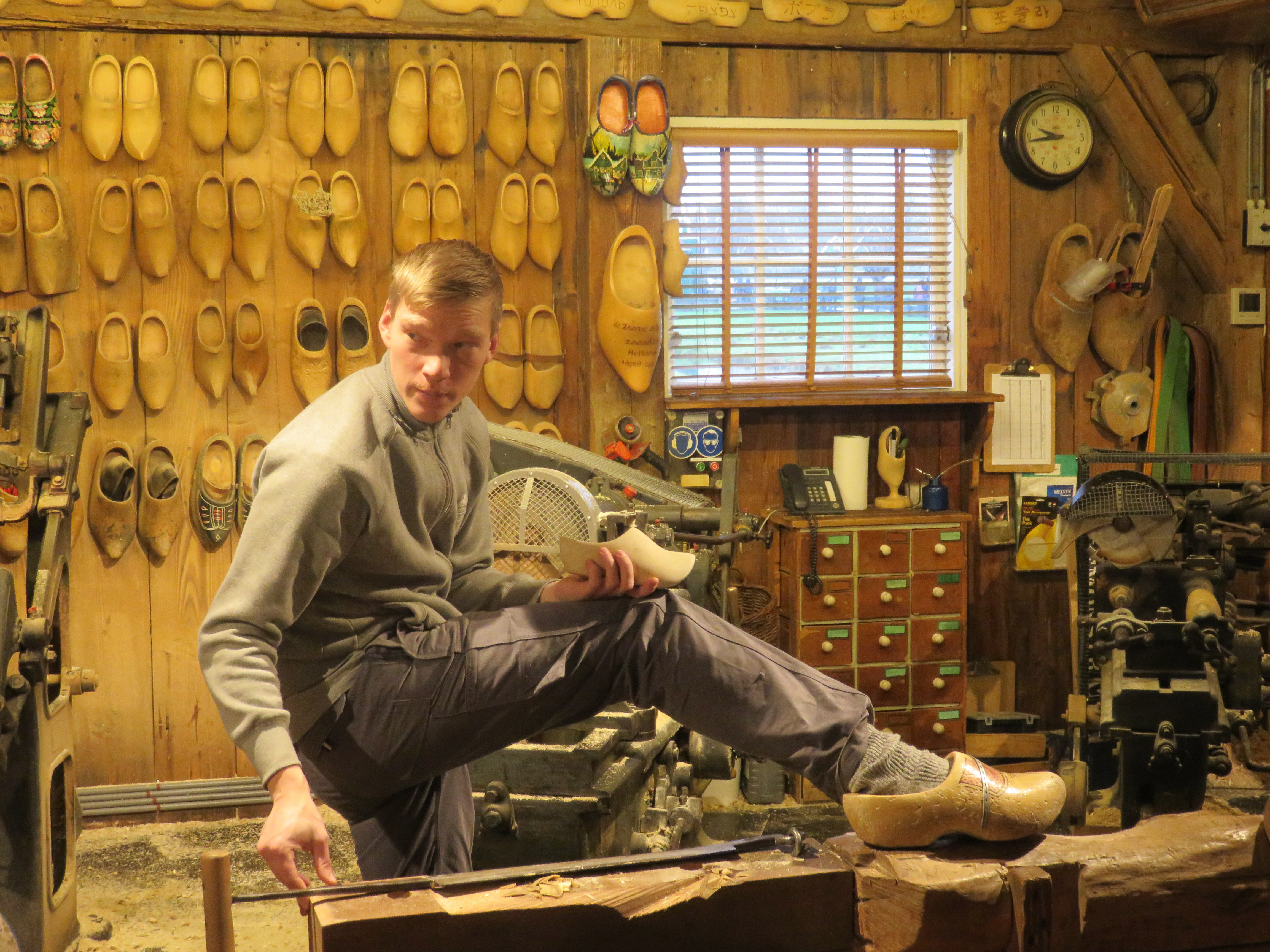 11_WoodenShoeFactory