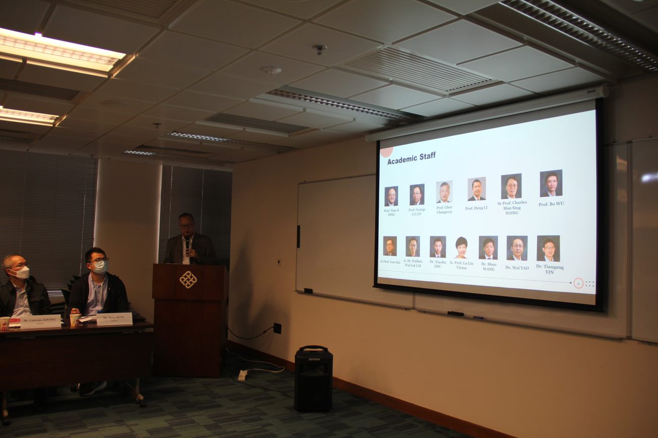 Prof. Qihao Weng is introducing the JC STEM Lab of Earth Observations