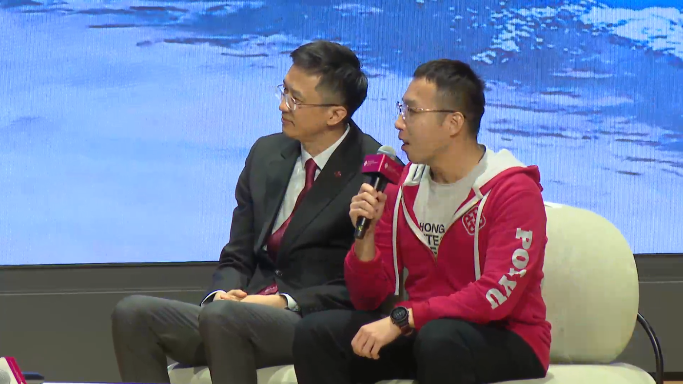 Prof. WU Bo, Associate Head (Research) of LSGI (left), and Mr. CHEN Long, a PhD student of LSGI (right) were two of the representatives.