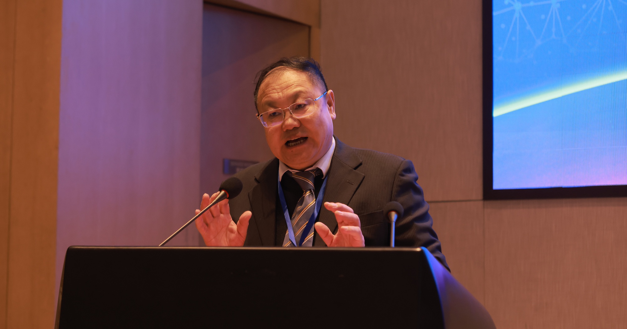 General Chair, Prof. Kefei ZHANG, Professor from the School of Environment Science and Surveying and Mapping at China University of Mining and Technology (CUMT), delivered a welcome speech to commence the event.