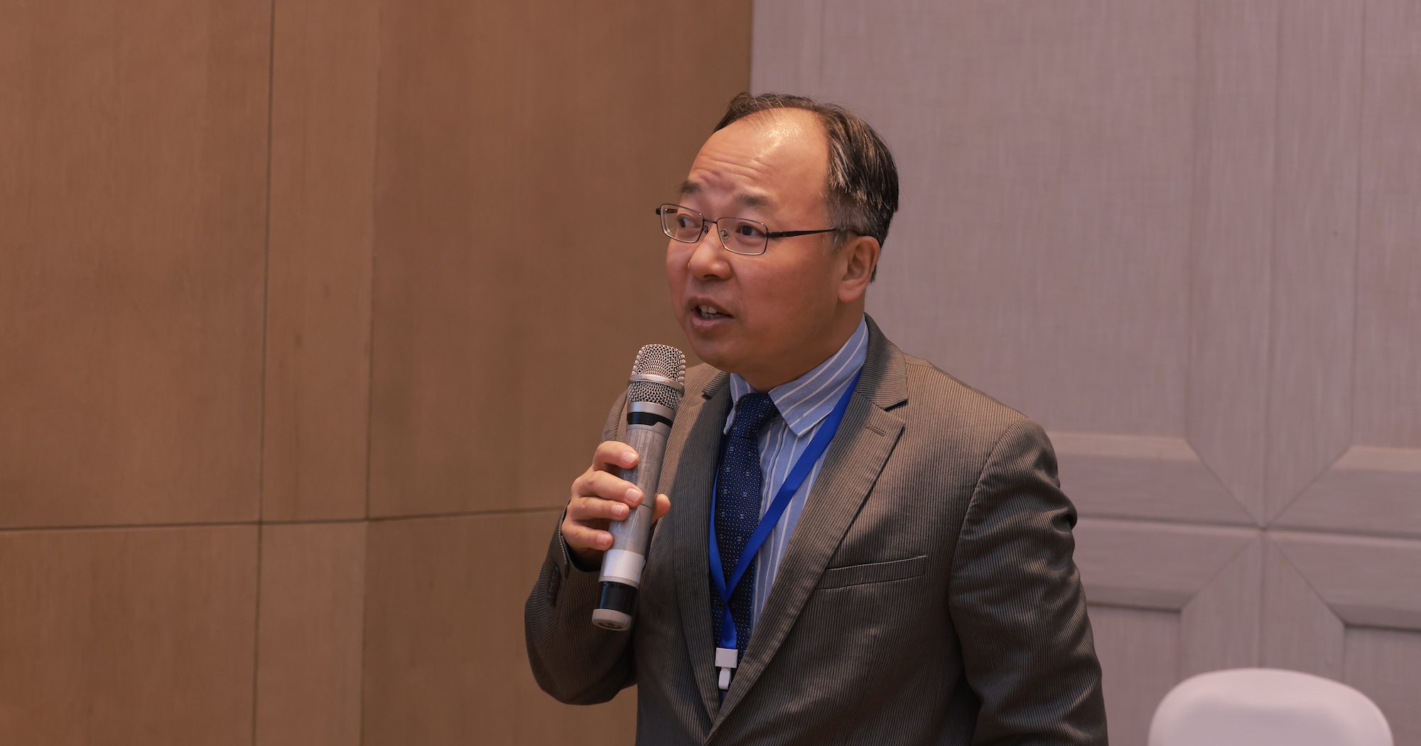 Co-Chair, Prof. George LIU, Associate Head (Partnership) & Professor from LSGI at PolyU, delivered a speech emphasizing the integration of GPS/Beidou and remote sensing technologies for Numerical Weather Prediction (NWP) applications.