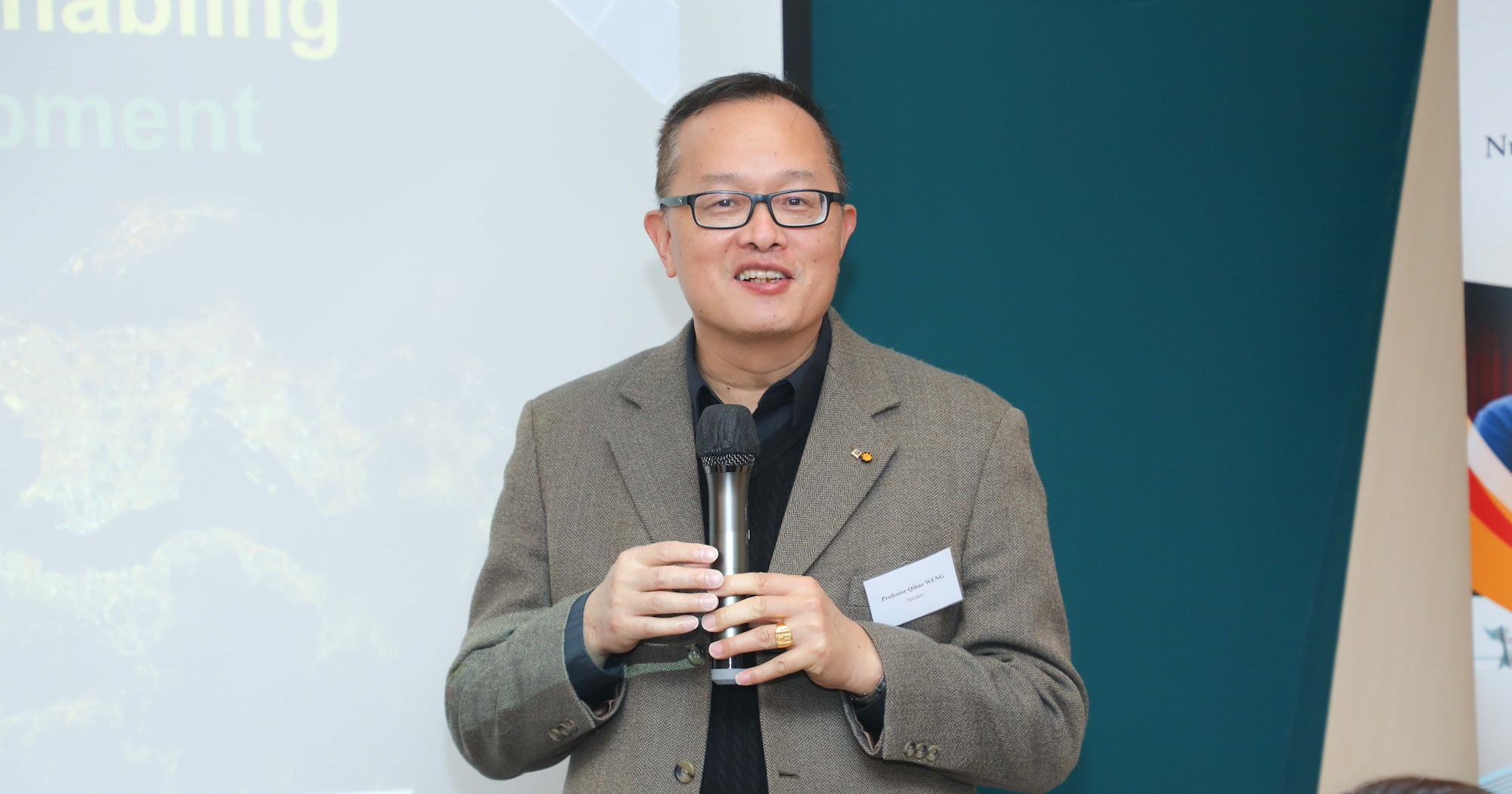 Prof. WENG shared his knowledge and insights on the topic of “Technological Innovations Enabling Sustainable Urban Development