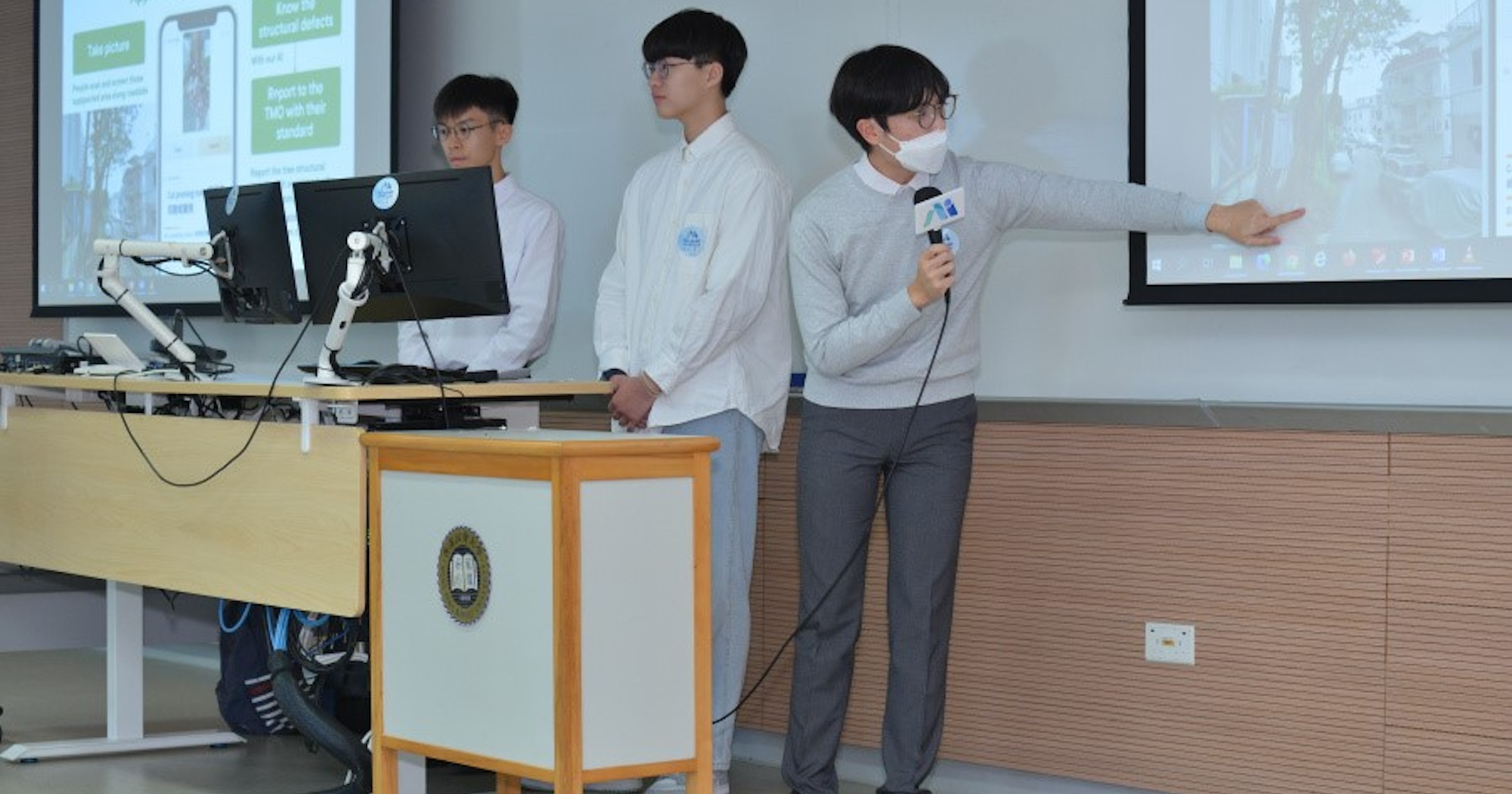 The “Forestree” team from LSGI presented their project to the judges during the Final Pitching session.