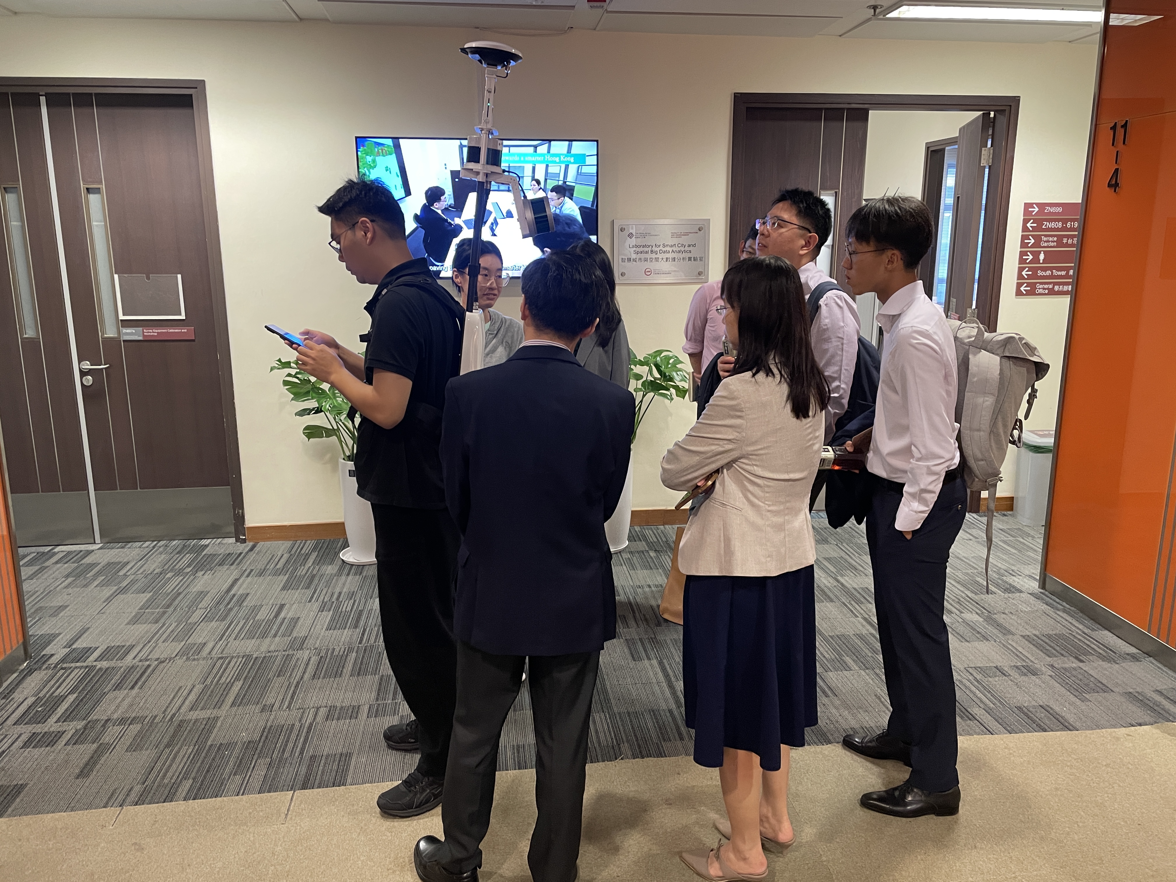 Lab tour and equipment demonstration