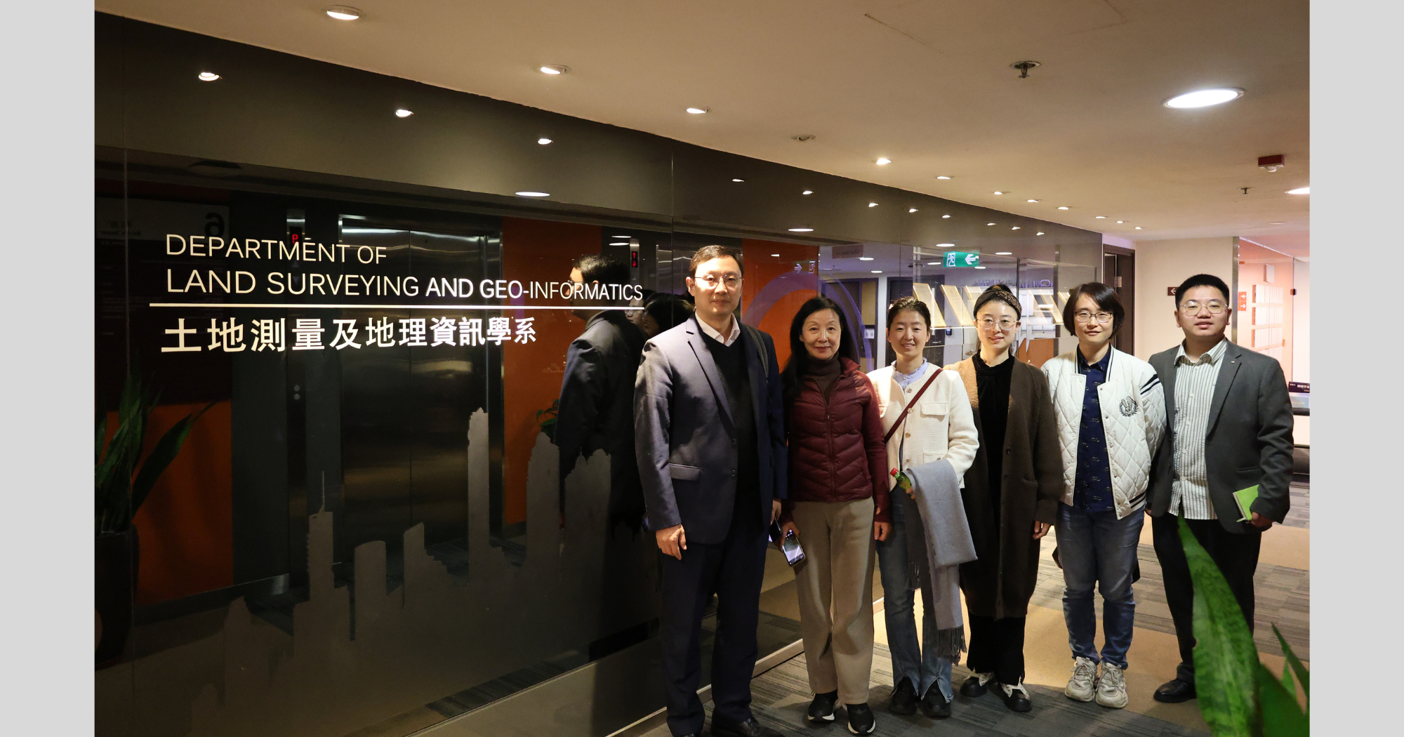 Group photo of Southwest Jiaotong University representatives