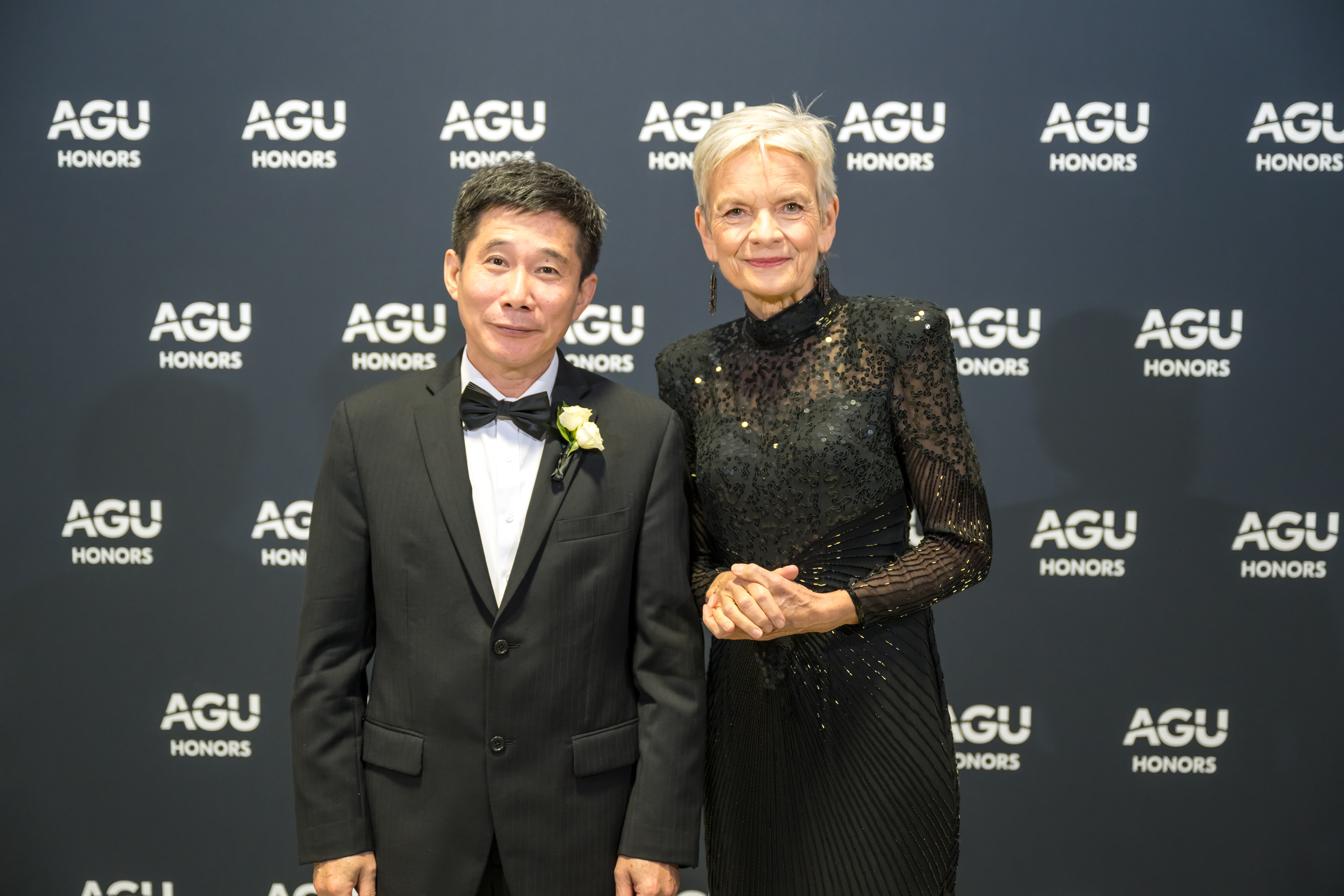 Prof. Jianli Chen with AGU President - Prof. Lisa Graumlich