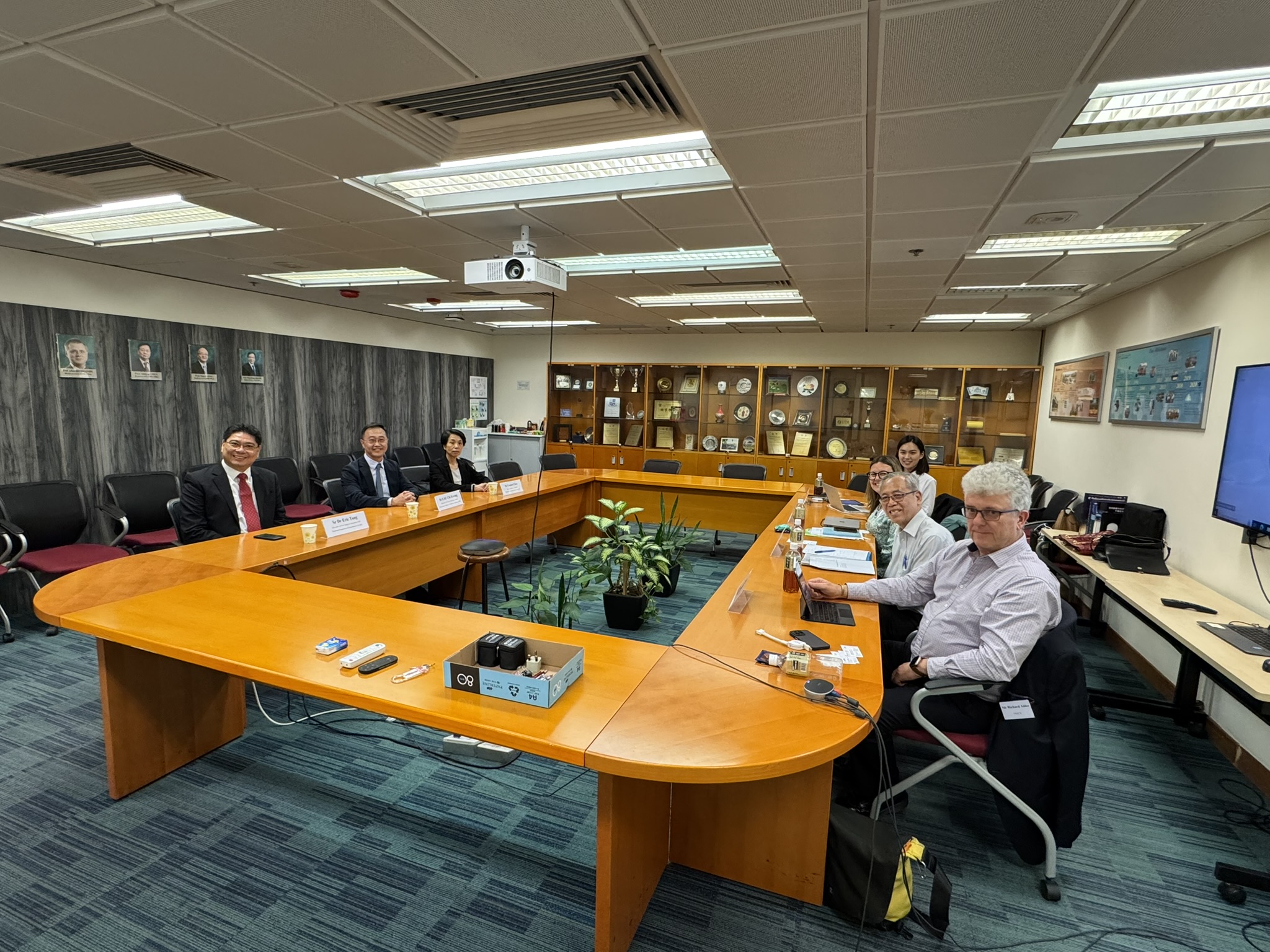 Meeting with industry representatives