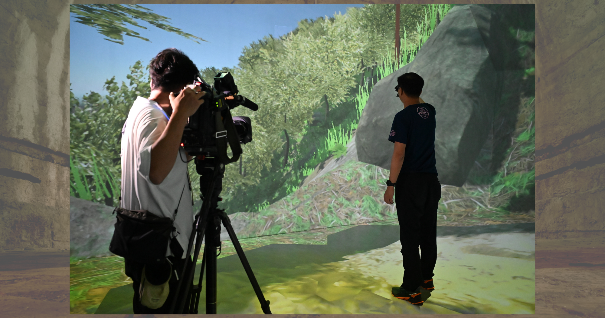 Prof. Lai brought Hong Kong's WWII ruins in 1941-45 back to life by demonstrating augmented reality models in 4D Hybrid Immersive Virtual Environment.
