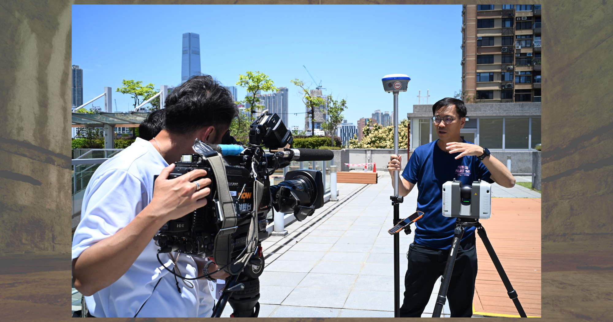 Prof. Lai demonstrated how to use Satellite Positioning technologies to mark the location of WWII relics.