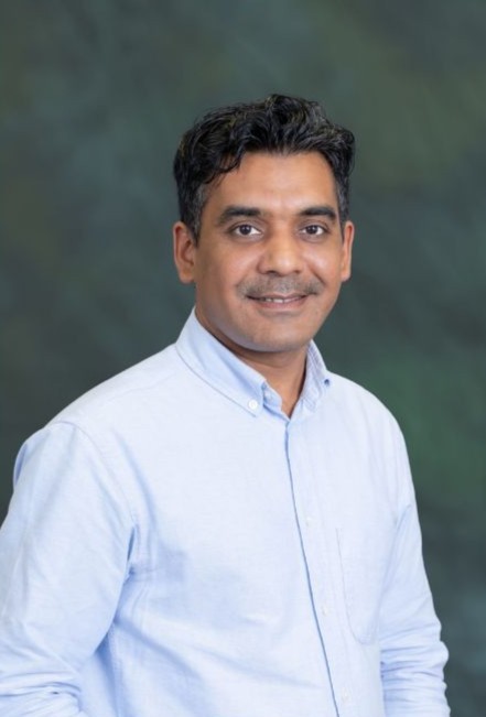Dr. Majid NAZEER