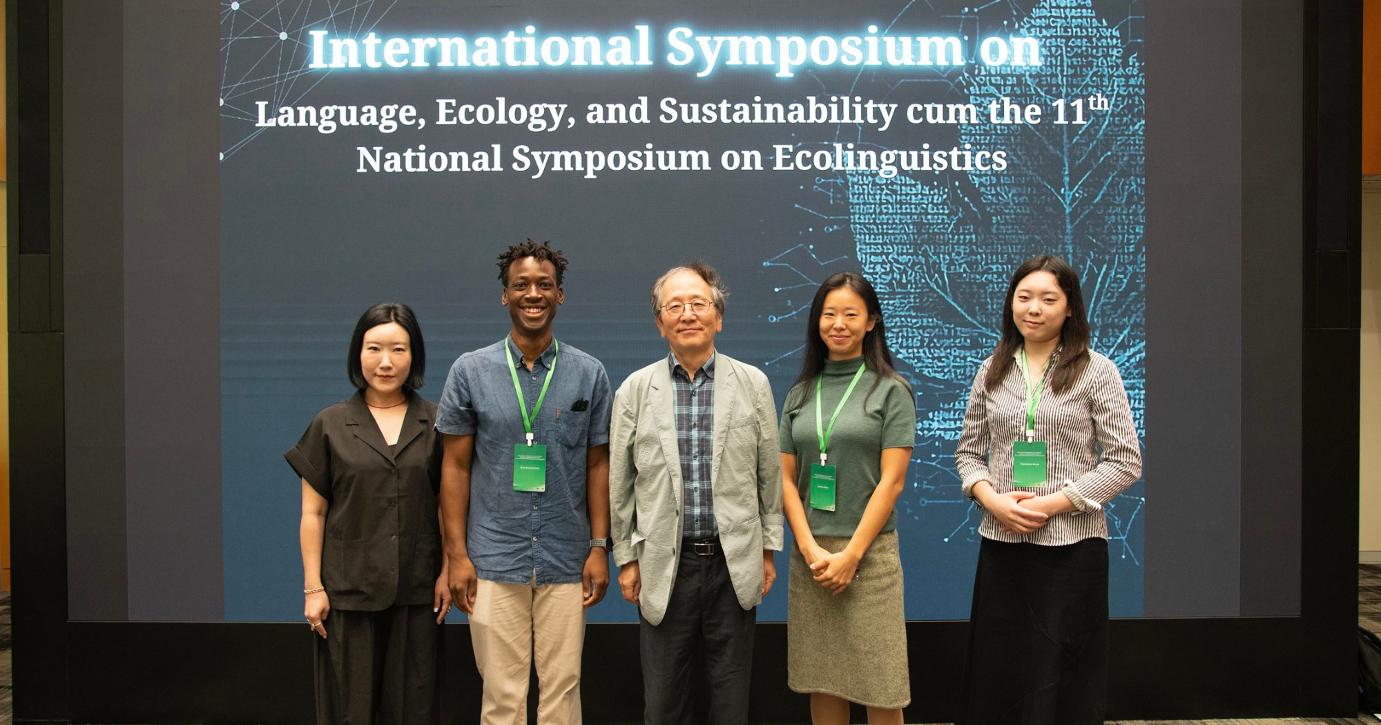 Researchers actively presented and discussed their work during the parallel sessions, contributing to the vibrant exchange of ideas on language and ecology.