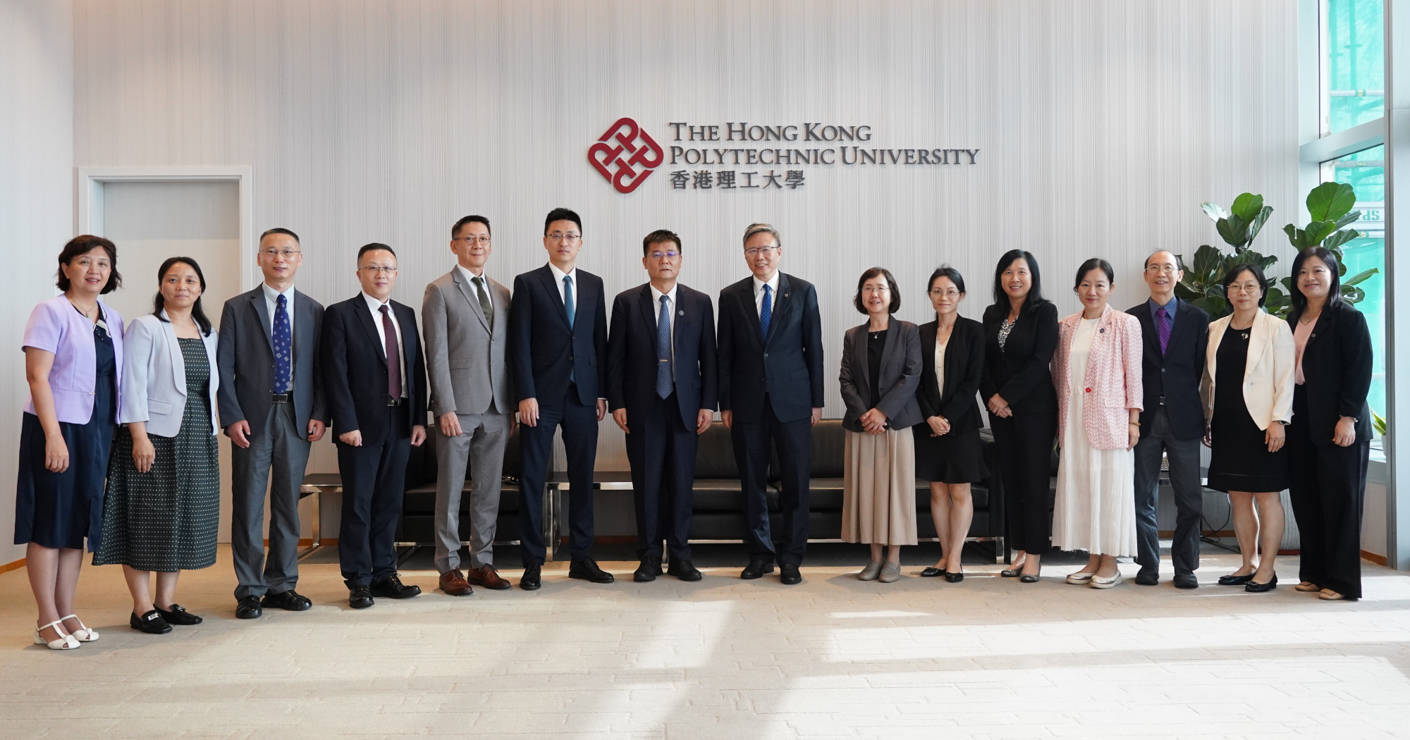 A group photo of representatives from PolyU & GMU.