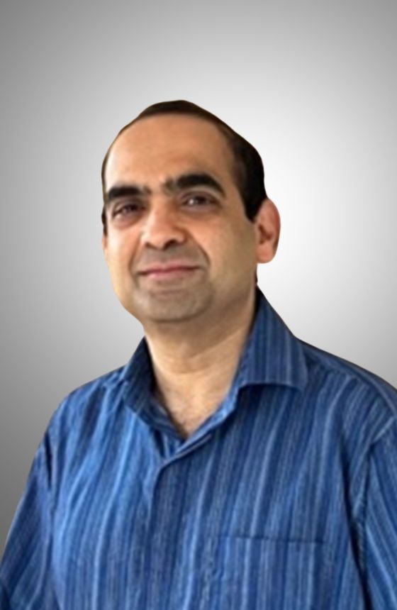 Prof Vikram DESHPANDE 560x860