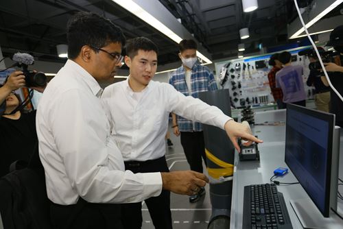 NE03_06b_Laboratory Visits_BOWL0938