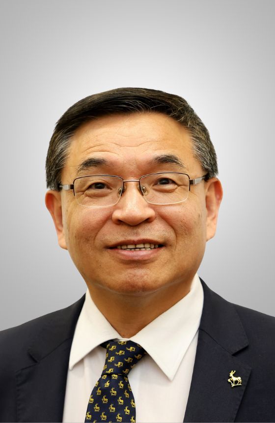 Prof Max LU 560 x 860