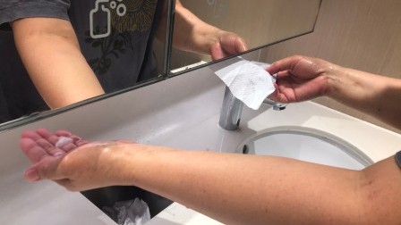 Bacteria on hand hygiene facilities pose risk to infection