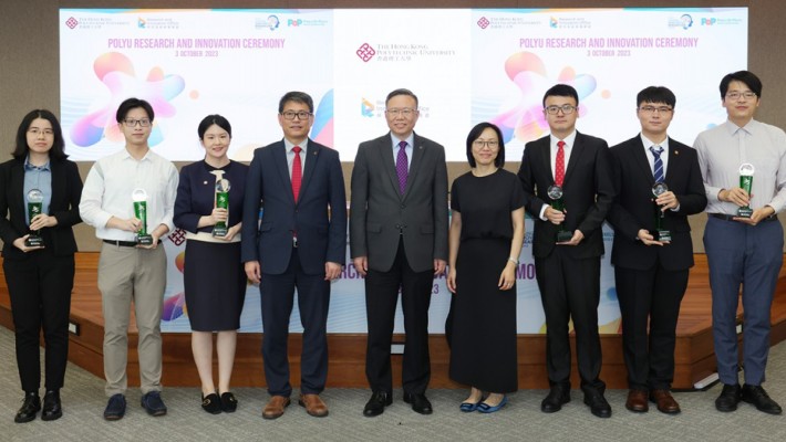 President Professor Jin-Guang Teng (centre), Vice President (Research and Innovation) Prof. Christopher Chao (fourth from left), and Director of Research and Innovation Prof. Christina Wong (fourth from right) congratulate the YIRA 2023 winners.