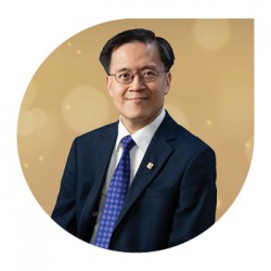 Professor Raymond Wong Wai-yeung