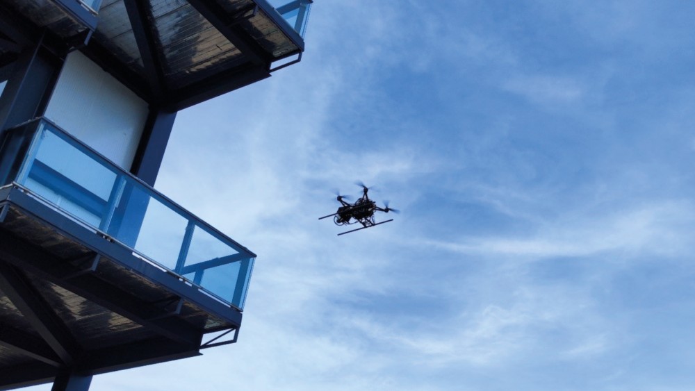 Led by Professor Huang Hailong, the Last-Centimeter project aims at enabling drones to autonomously navigate urban environments, and seamlessly deliver parcels directly to customers’ balconies.